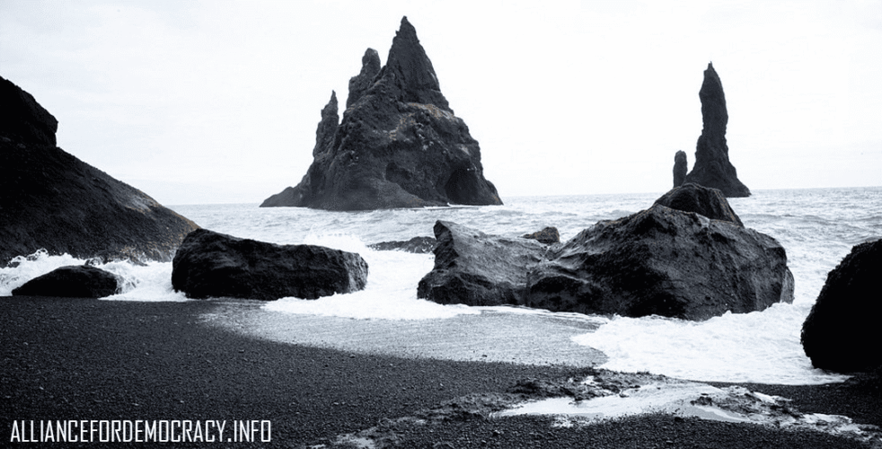 Reynisfjara Beach (1)